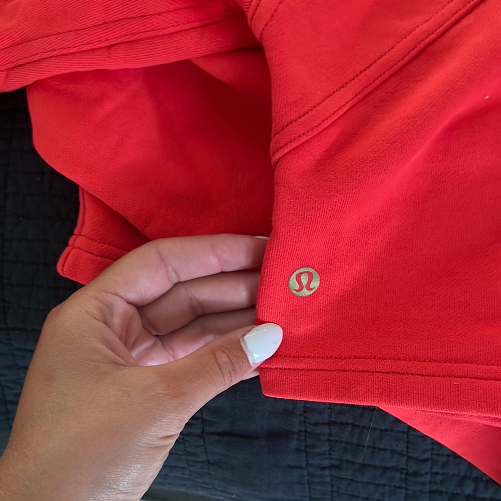Lululemon Red Cropped Sweatshirt special edition - Picture 4 of 4